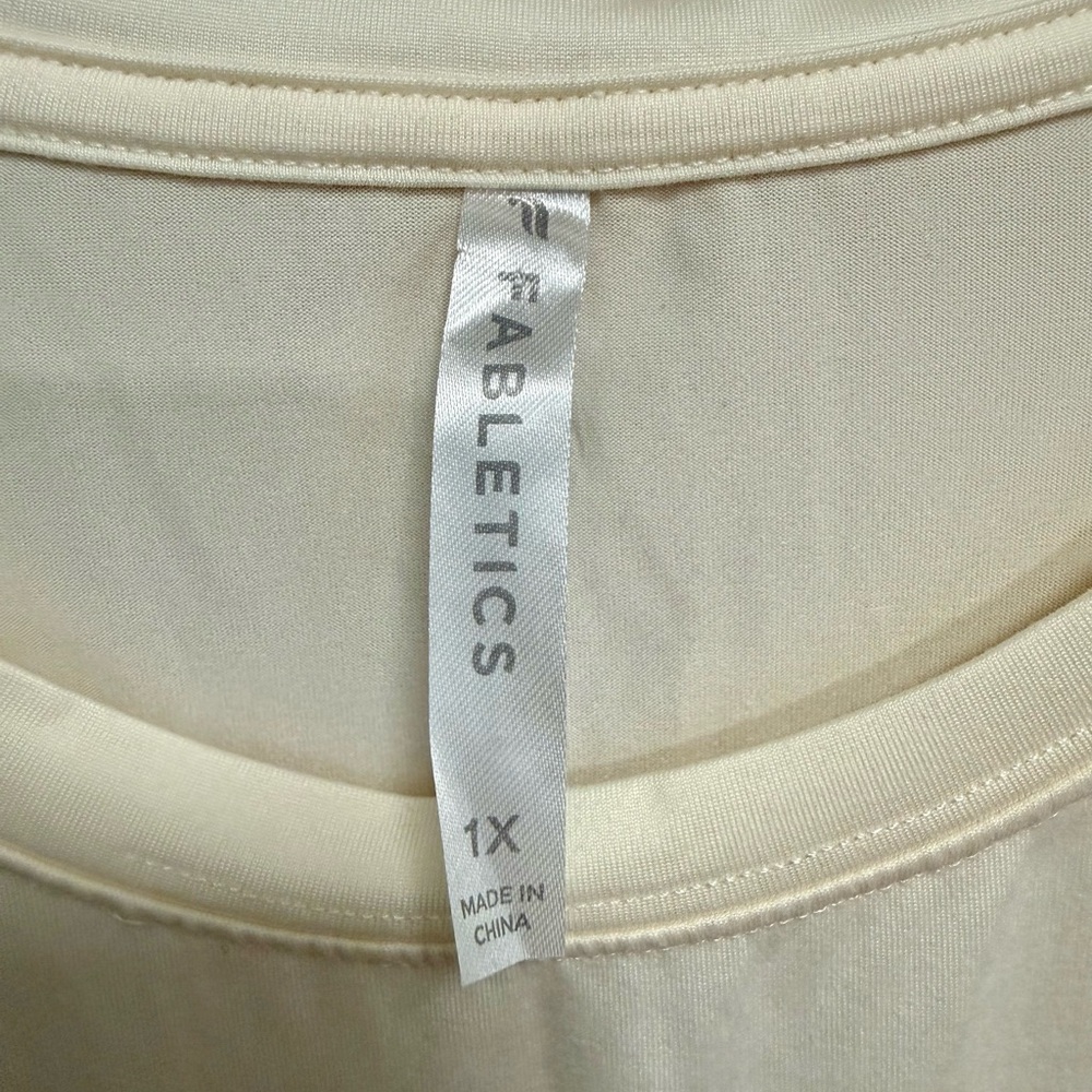 Fabletics Women’s Short-Sleeve Crewneck Activewear Shirt - Size 1X - Picture 2 of 4